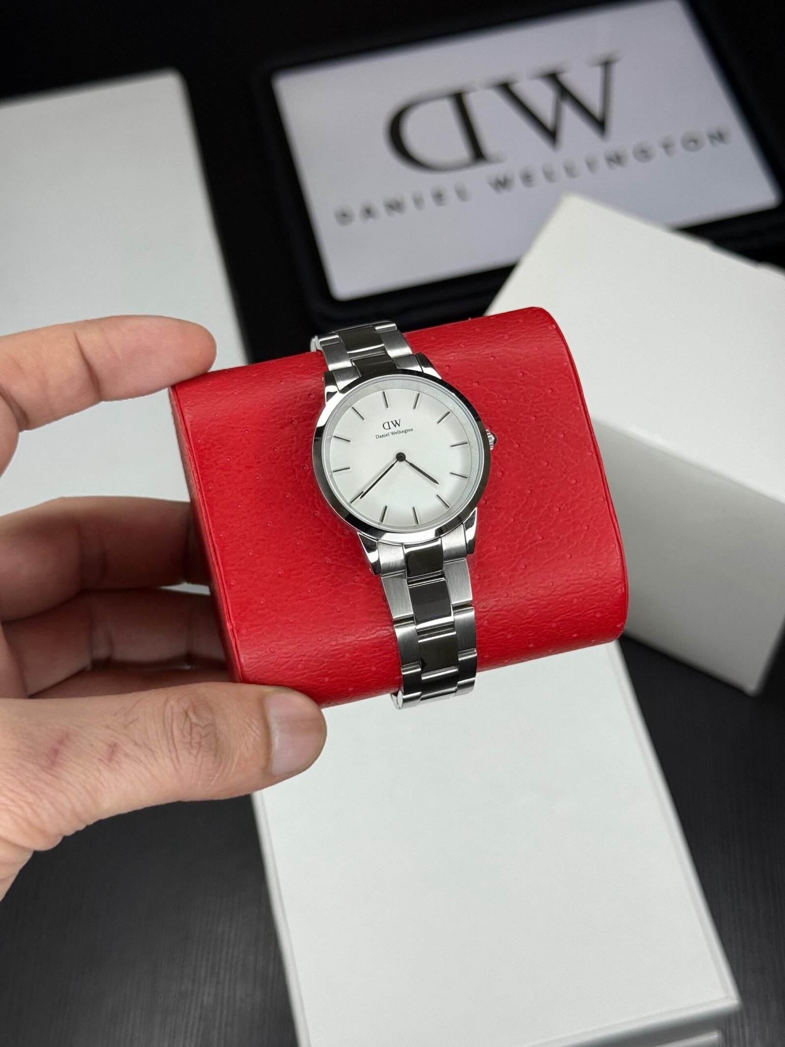 Daniel Wellington Ladies Watch – 7A Quality | Steel Bracelet | 28mm Dial